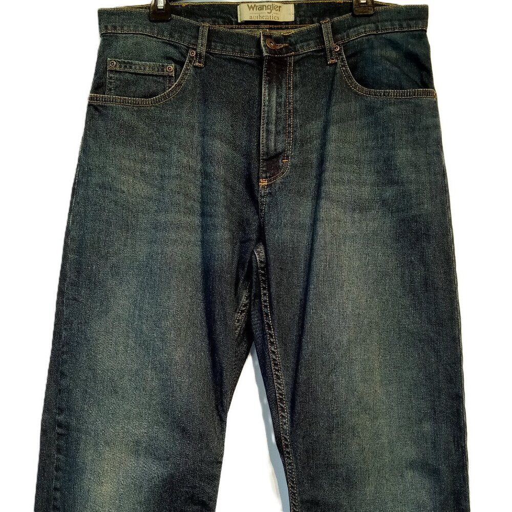 Wrangler Authentics Jeans  Men's 34 x 32   Straight   Boot Cut   Medium Wash GUC